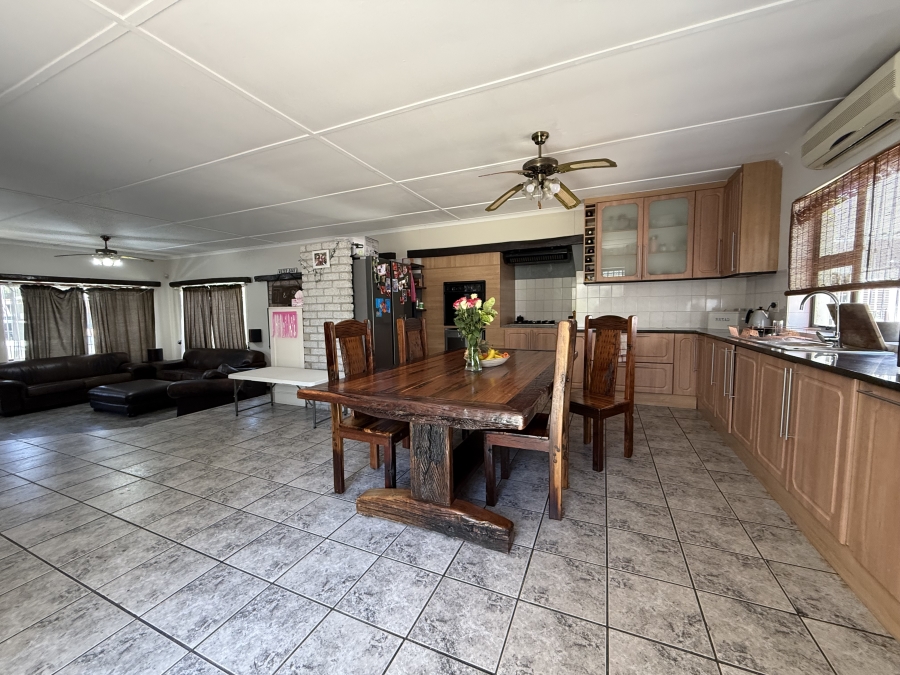 To Let 3 Bedroom Property for Rent in Dobson Western Cape